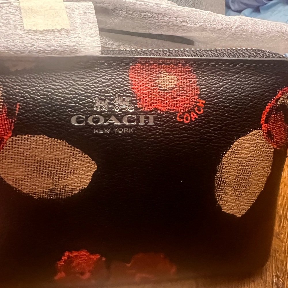 Coach Black and Red Floral wallet/wristlet - Picture 10 of 10
